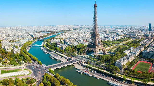 necesito un seguro para viajar a Francia como estudiante​